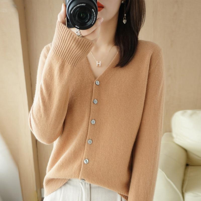 Sophie | Classic Comfort Cardigan